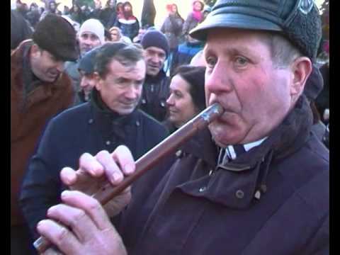 datini 2015-2016 -cerbii din Baltati si  Valea Oilor  precum si baietii hazlii partea 2