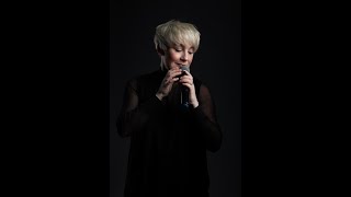 Emma Kelsey sings The Carpenters 'close to you' 2022