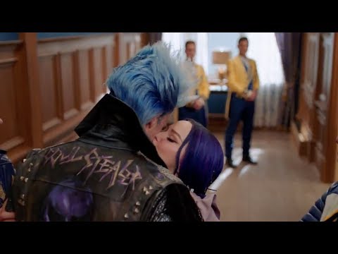 Descendants 3 - Mal Says Goodbye To Her Dad | Clip #33