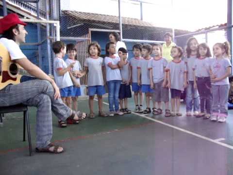 Crianceiras por crianças (O idioma das árvores)