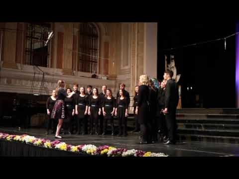 Dublin Youth Choir: Advance Democracy - Benjamin Britten