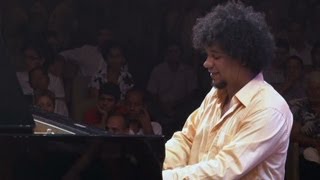 Aldo López-Gavilán Performs 