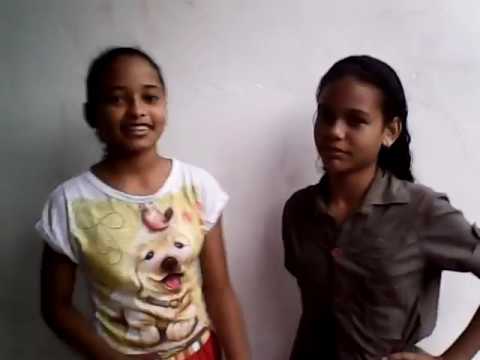 Renata e Layane fazem o seu primeiro video do canal