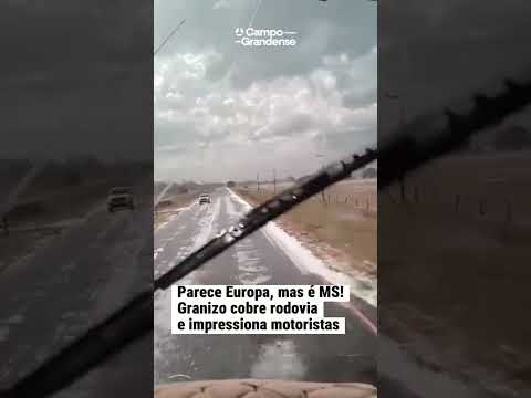 Assentamento Pana, em Nova Alvorada do Sul, mostram pista tomada por pedras de gelo após tempestade.