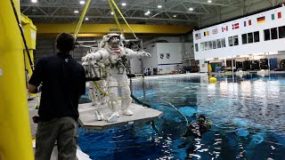Astronaut Vic Glover at NASA's Neutral Buoyancy Laboratory