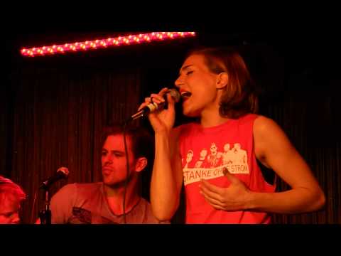 Roberta Valentini - You Oughta Know (SOS Hamburg 31.03.2013) HD