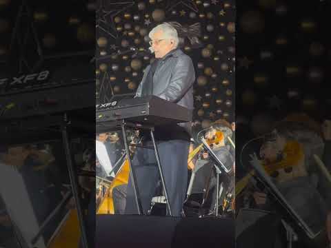 Ivan Lins no show Natal para bem com a participação de Andrea Bocelli em São Paulo. #ivanlins
