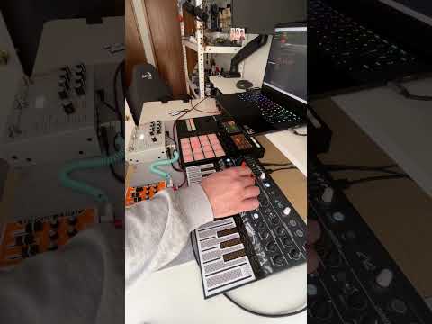 Sketch 05 Arturia MicroFreak with Hologram Microcosm - Ambient sounds