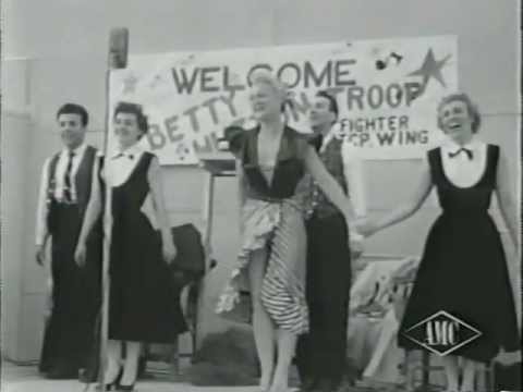 Newsreel - Betty Hutton In Korea (1952)