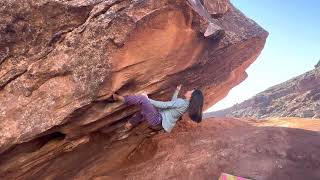 Video thumbnail of Pink Lady, V6. Moe’s Valley