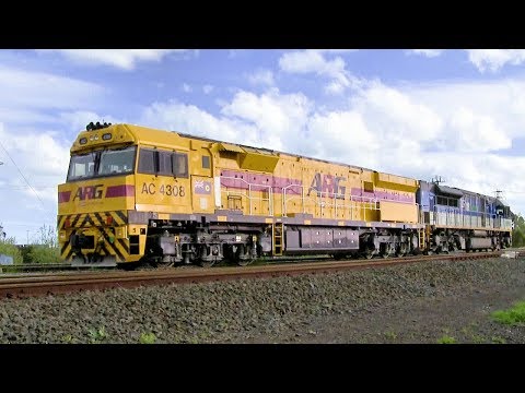 ARG AC4308 & QRN LDP003 Light Engines In Melbourne - PoathTV Australian Diesel Trains