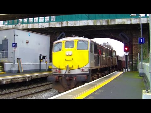Irish Rail 071 Class Loco 075 on Tara Mines - Killester Station, Dublin