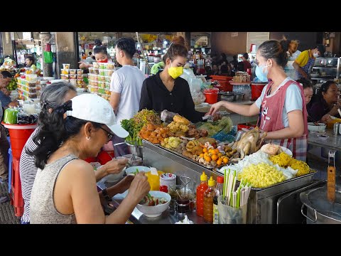 Breakfast @ Central Market - $3.75 For A Bowl Of Macaroni Seafood Soup,&$2.50 For Fried Short Noodle