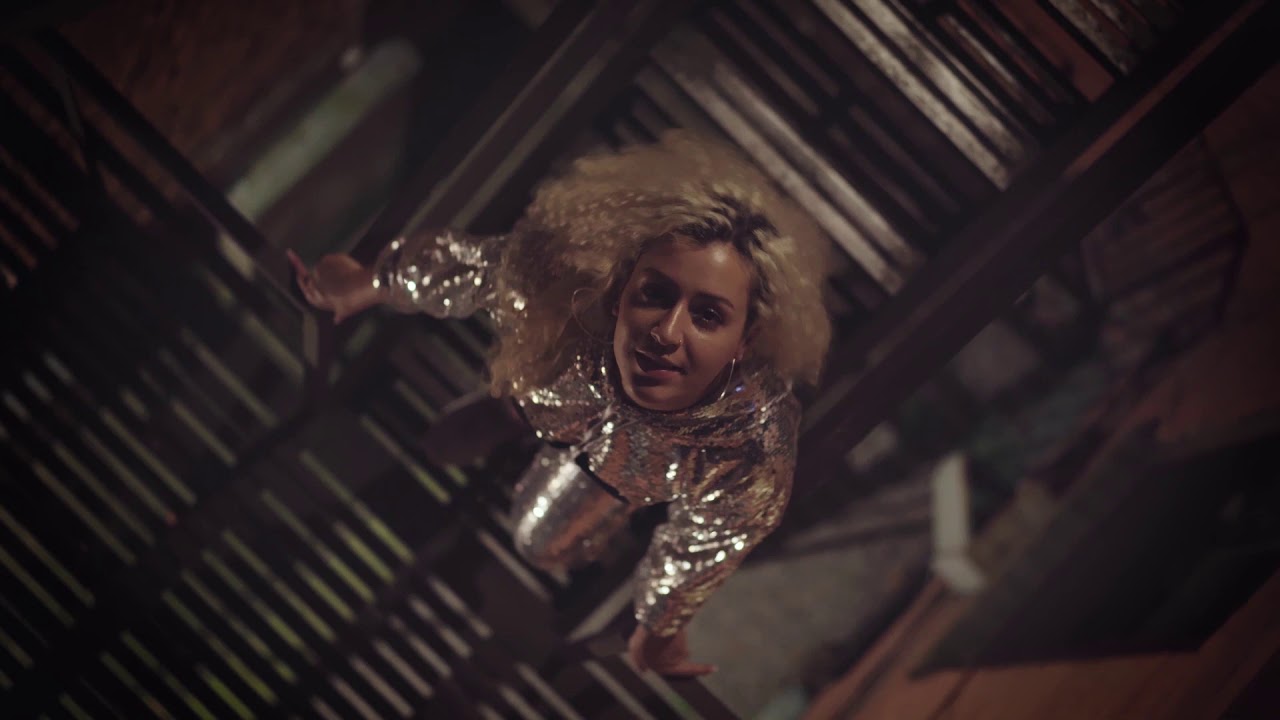 suzifromtheblock – ”Shoe Don’t Fit”