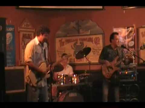 John Sutton Band perforfming 'Walk on' at Dan McGuinness Pub in Memphis, TN. (10/17/09)