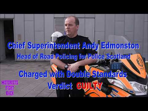 Idiot Cyclist Edinburgh Runs Red with Lazy Police Watching