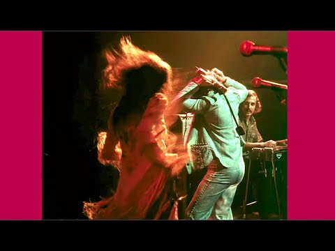 Emmylou Harris & The Hot Band • “Shop Around” • 1975 [Reelin' In The Years Archive]