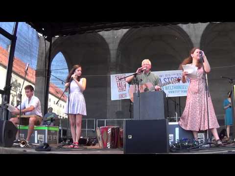 Hans Well & Wellbappn - Auftritt auf der Anti-G7 Protestkundgebung in München, 04.06.2015