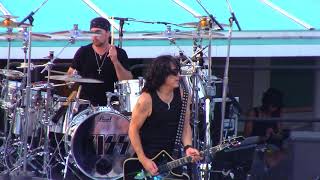 Kiss (Unmasked) - All The Way/Christine Sixteen (Live)(Kiss Kruise V / 2015)(Pooldeckshow)
