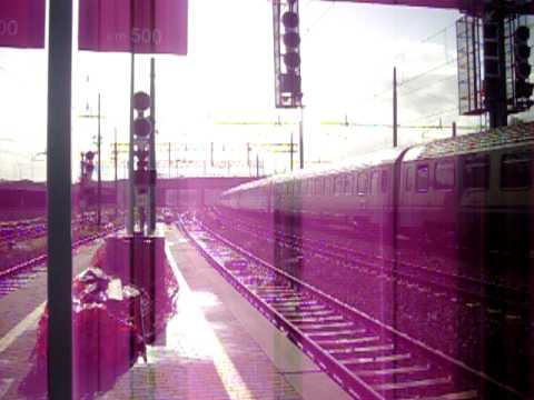 E402A 026 in testa all' IC 588