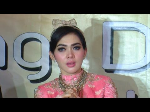 Syahrini Berbagi Kasih Bersama Ribuan Anak Yatim - Intens 13 Juli 2014
