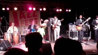 Sharon Jones &amp; The Dap-Kings - Money [Jazz Fest Wien 2012]