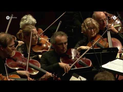 Mozart: Piano Concerto No. 7, 'Lodron', KV. 242 - Arthur en Lucas Jussen - Live concert HD