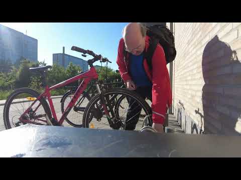 MongoTV_9003 - MIN GÅTUR - Del 3 - Sælger FLASKER i LIDL En Flot LØRDAG Sommmeraften og Spiser PØLSE