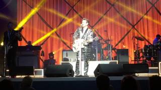 Chris Isaak 2015, Big Wide Wonderful World