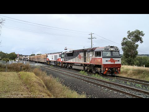 7PM9 SCT Freight Train Crosses Anakie Road (20/4/2021) - PoathTV Australian Railways