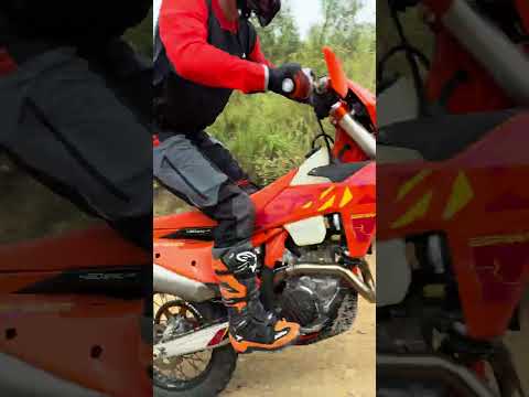 Blasting trails with the KTM 450 EXC-F SIX DAYS