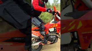 Download lagu Blasting trails with the KTM 450 EXC-F SIX DAYS mp3