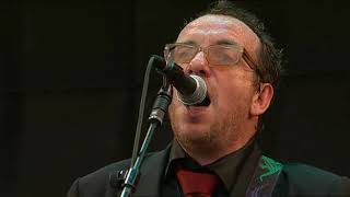 Elvis Costello - Oliver&#39;s Army (Glasto 2005)