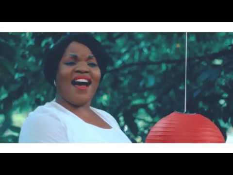 NANCY ODIA  feat SANDRA MBUYI - JESUS LE VICTORIEUX