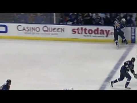 Ryan Reaves hits David Booth