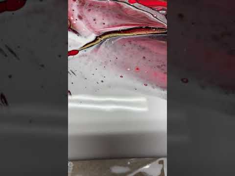 Making a mess and it’s Beautiful/ acrylic pouring #fluidart #acrylicpouring