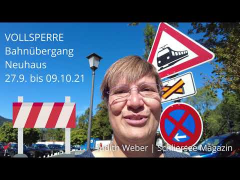 Vollsperre am Bahnübergang in Neuhaus