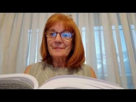 Leyendo poesía en casa. María Magdalena Pascual. Buenos Aires. Argentina 