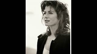 Amy Grant - A Mighty Fortress Angels We Have Heard On High (1 hour)