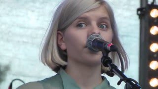 AURORA - Runaway AURORA - Runaway