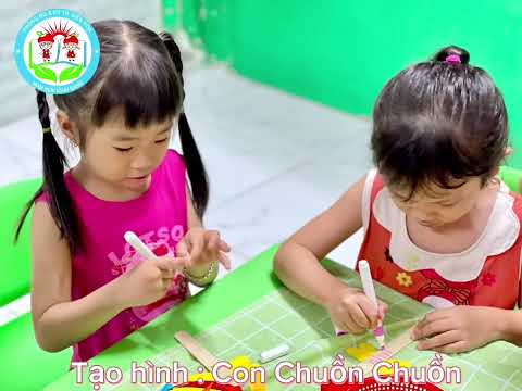Bé tạo hình con chuồn chuồn