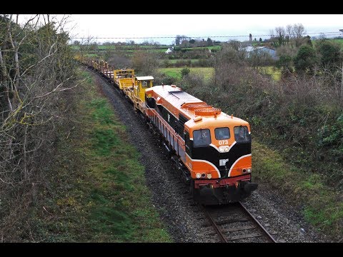 073 on a CWR train @ Nicholastown, Co. Tipperary (20-11-2018)