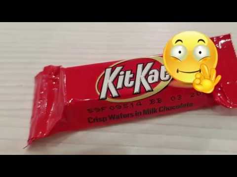 KitKat Mini Crisp Wafers in Milk Chocolate Opening 2019