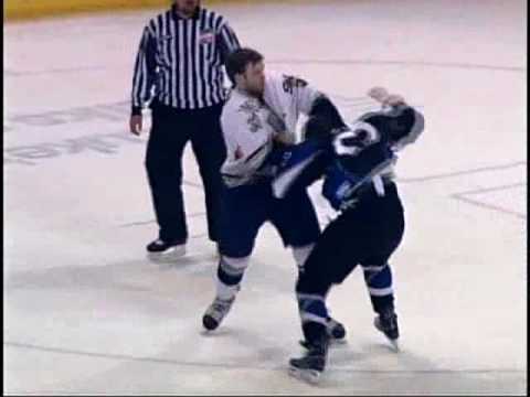 Taylor Ellington vs Steven Oleksy