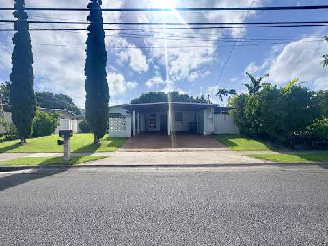 4 Bedroom, 2 Bathroom Single Family Home in Enchanted Lake w/PV Panels! property video