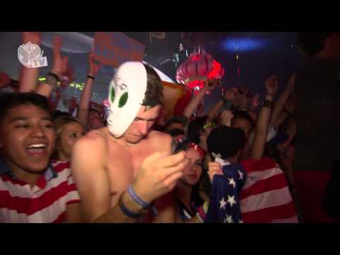 Tomorrowland 2013 - Steve Aoki's caking