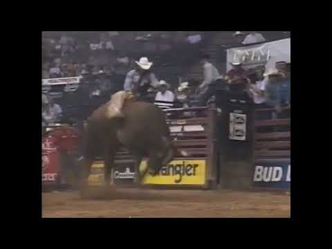 Ty Murray vs Barracuda - 00 PBR Houston (85 pts)