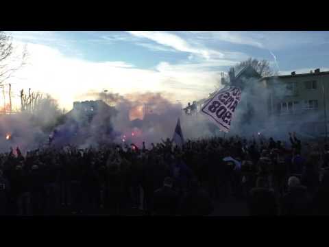 Andonline Arrival of the purple bus with smoke Clasico MA03