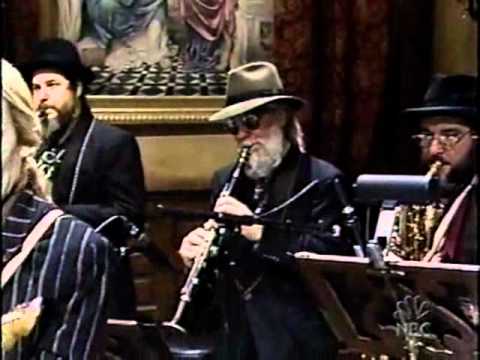 soda machine in SNL band????