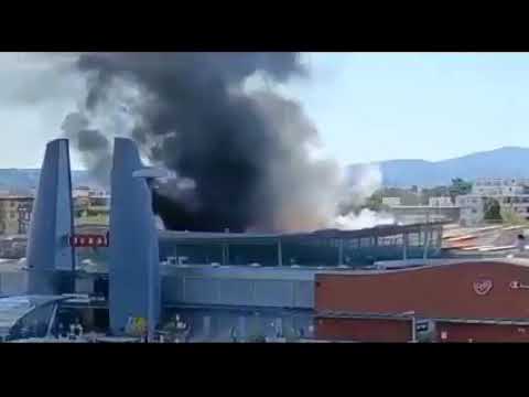 Ponte a Greve, incendio al supermercato